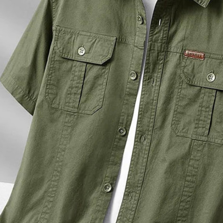 Camisa casual de hombre en algodón con mangas cortas y bolsillos