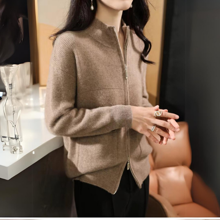 Suéter de Mujer con Cuello Alto y Cremallera en Lana Merino