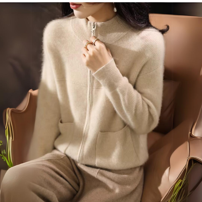 Suéter de Mujer con Cuello Alto y Cremallera en Lana Merino