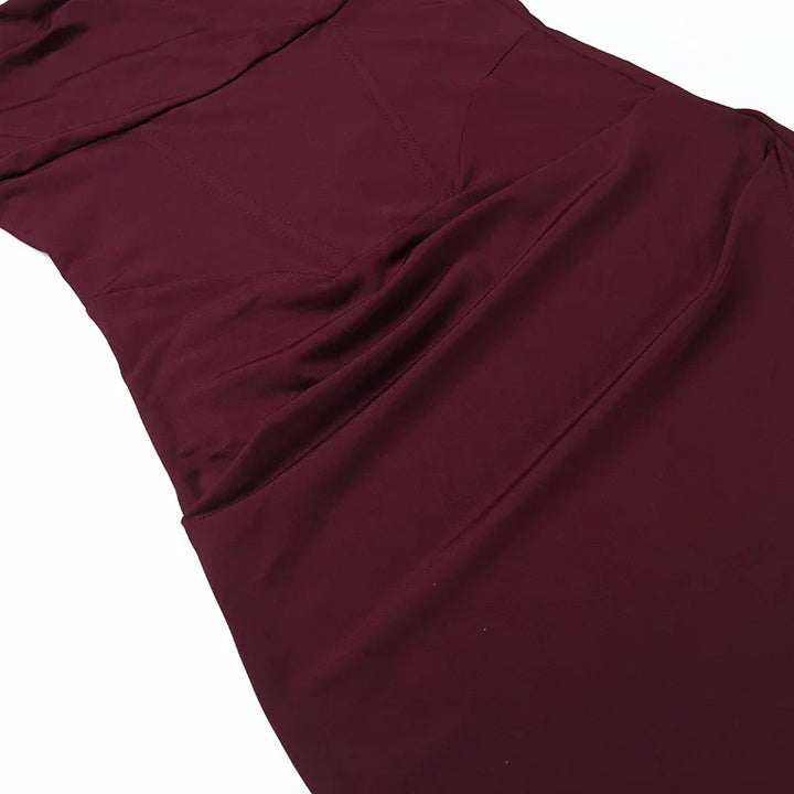 Vestido largo ajustado mujer elegante con tirantes finos
