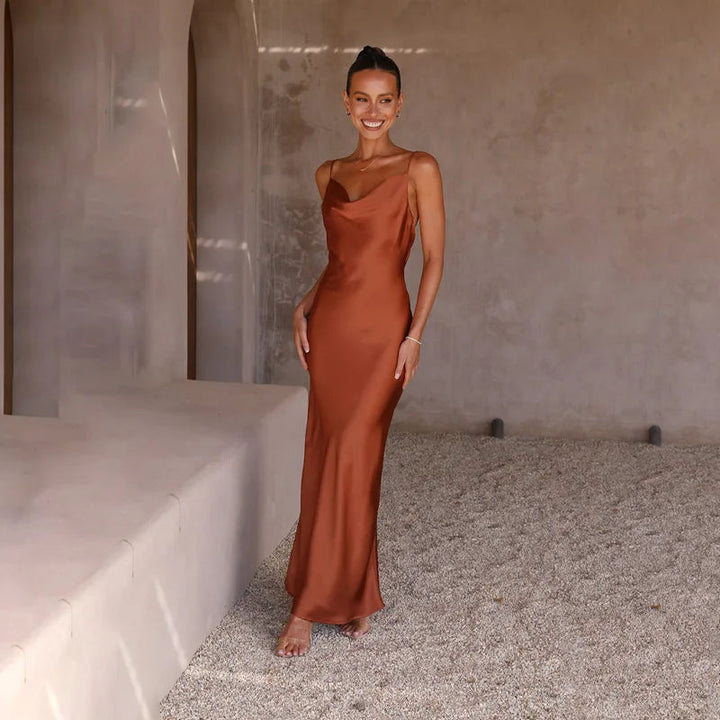 Abito da Sera Lungo Elegante per Donna con Scollo Drappeggiato per Eventi Formali 1