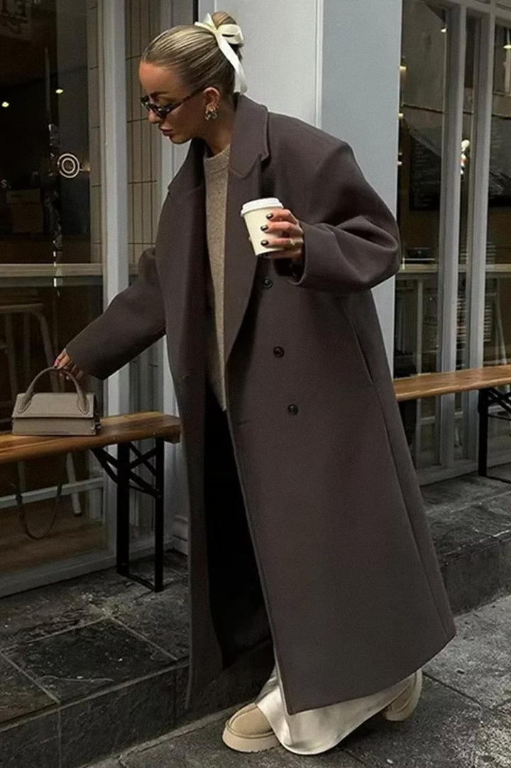 Cappotto Lngo Oversize da Donna con Scollo a V e Chiusura con Bottoni 2