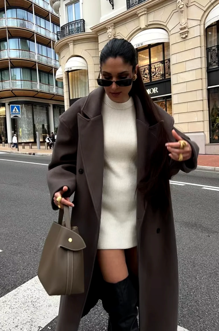 Cappotto Lngo Oversize da Donna con Scollo a V e Chiusura con Bottoni 3