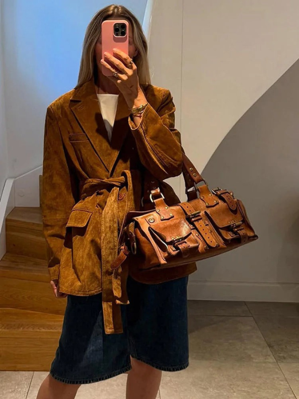 Abrigo elegante de mujer con cinturón de piel serraje y bolsillos – Chaqueta otoñal con mangas largas