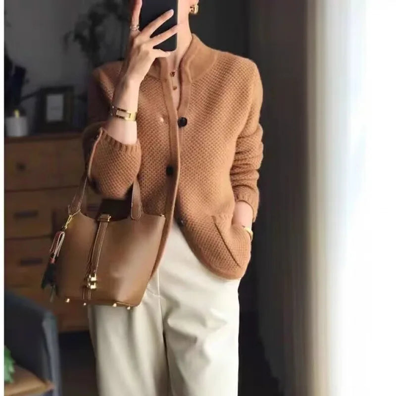 Cardigan Donna Elegante a Mezzo Collo - Stile Moderno e Confortevole 2