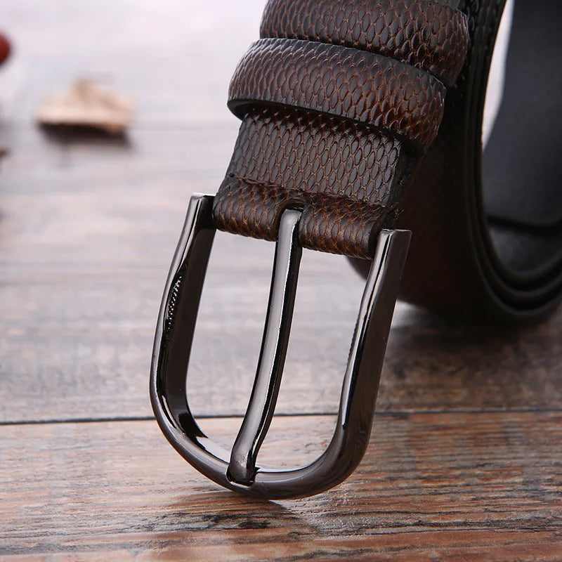 Cintura Uomo in Pelle di Alta Qualità, Design Elegante e Versatile, Fibbia Robusta e Cuciture Accurate 0