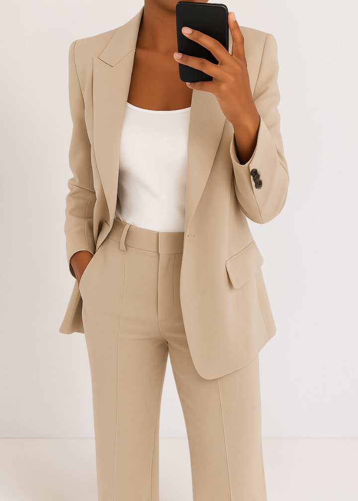 Elegante Completo da Donna a Due Pezzi con Blazer e Pantaloni a Gamba Gritta 3