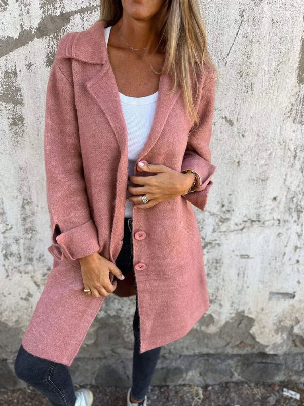 Elegante Damenjacke mit Knöpfen und Taschen