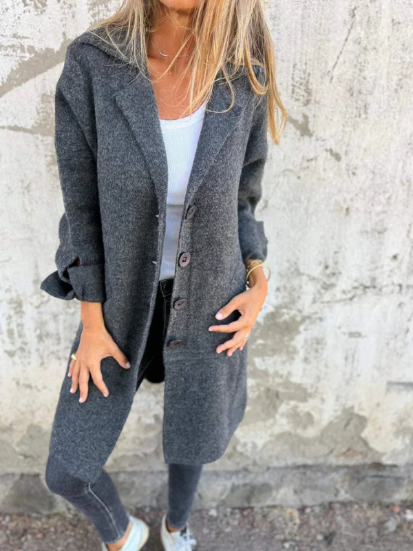 Elegante Damenjacke mit Knöpfen und Taschen