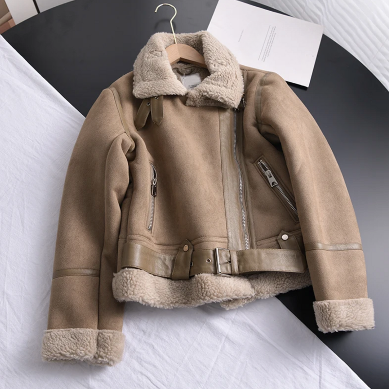 Vielseitige Damenlederjacke mit Sherpa-Futter