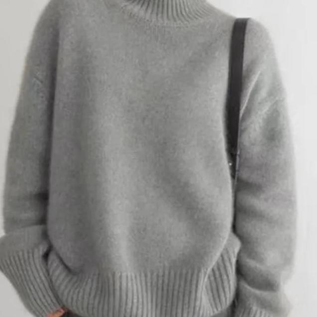 Maglione Donna Oversize con Dolcevita - Stile Moderno e Versatile per Ogni Occasione 8