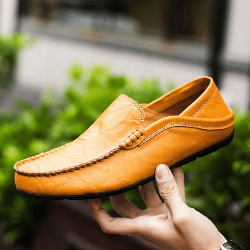 Mocassini Uomo Eleganti in Pelle Mustard Slip-On con Dettagli Cuciti a Mano