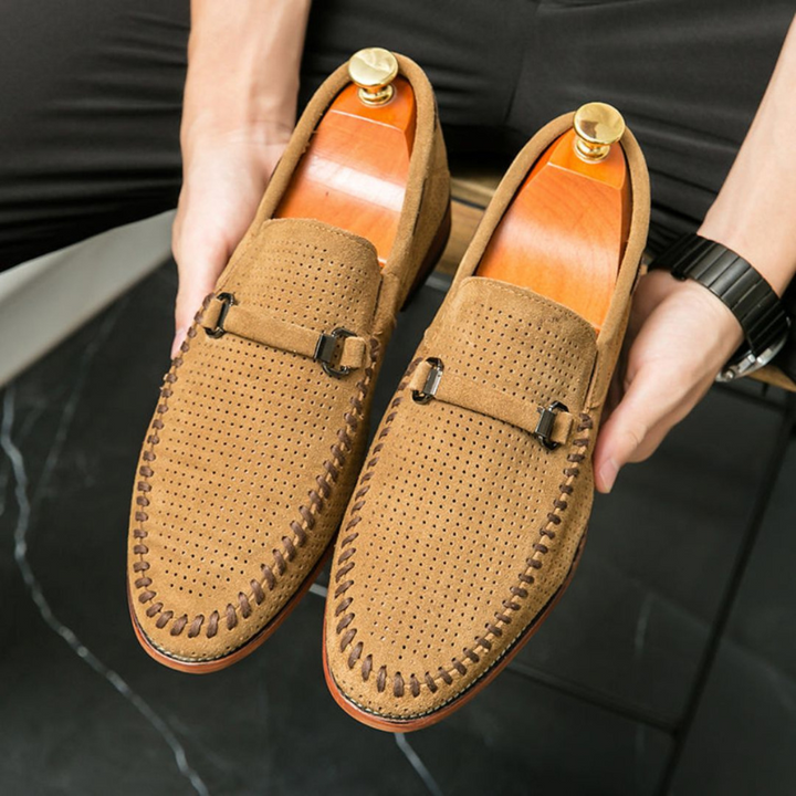 Mocassini Uomo Estivi in Suede con Dettagli Artigianali e Chiusura Elegante