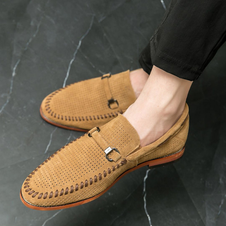Mocassini Uomo Estivi in Suede con Dettagli Artigianali e Chiusura Elegante