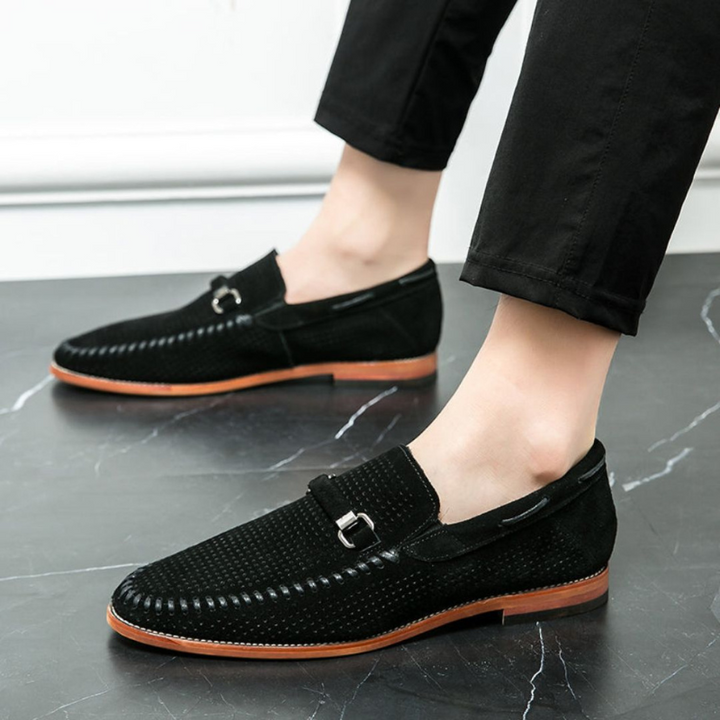 Mocassini Uomo Estivi in Suede con Dettagli Artigianali e Chiusura Elegante