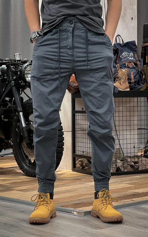 Herren Cargo-Hosen mit elastischem Bund und seitlichen Taschen, weit geschnitten, lässig
