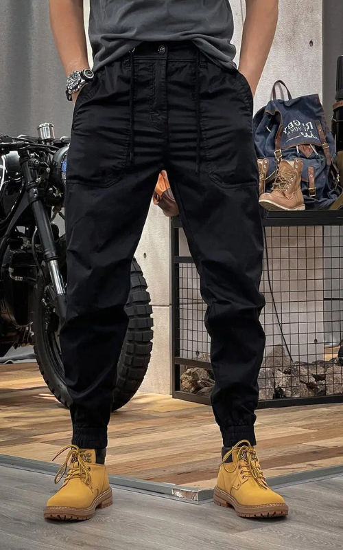 Herren Cargo-Hosen mit elastischem Bund und seitlichen Taschen, weit geschnitten, lässig