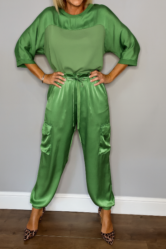 Damen Jogginghosen aus Satin mit elastischem Bund und Cargo-Taschen