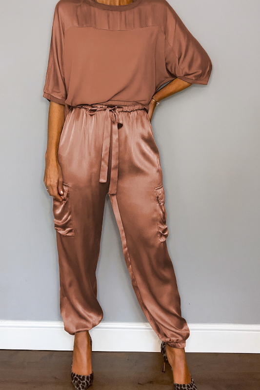 Damen Jogginghosen aus Satin mit elastischem Bund und Cargo-Taschen