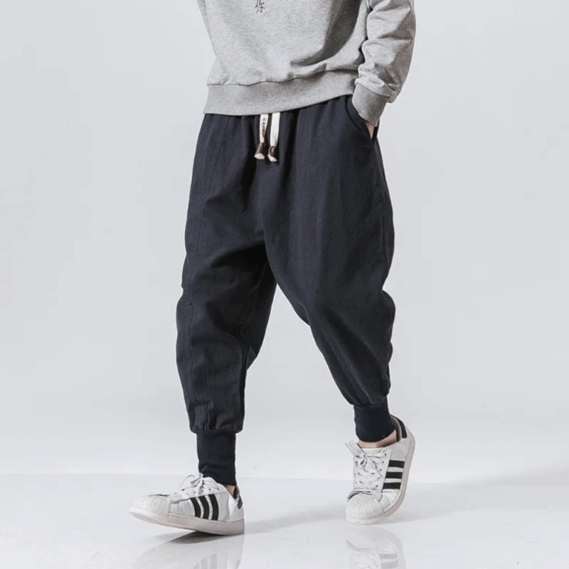 Pantaloni da Uomo Giapponesi Stile Kenji Rilassati con Cavallo Basso e Polsini Elasticizzati