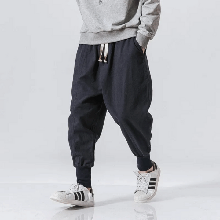 Pantaloni da Uomo Giapponesi Stile Kenji Rilassati con Cavallo Basso e Polsini Elasticizzati