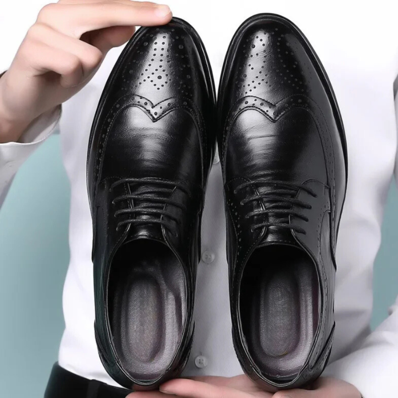 Herren Oxford-Schuhe aus Leder mit glänzender Oberfläche