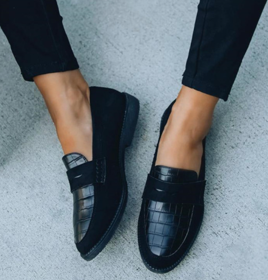 Elegante schwarze Damenschuhe mit Absatz für formelle und semi-formelle Anlässe