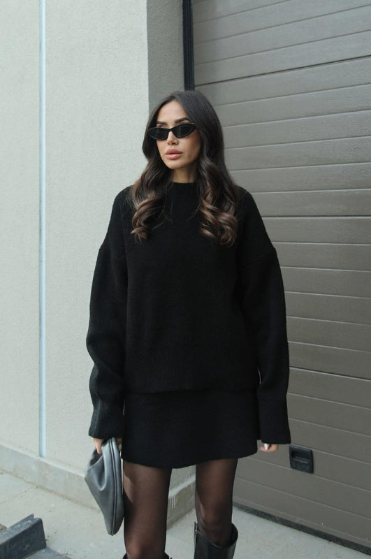 Set in Due Pezzi per Donne: Maglione Oversize e Gonna Aderente Chic per l'Autunno 8