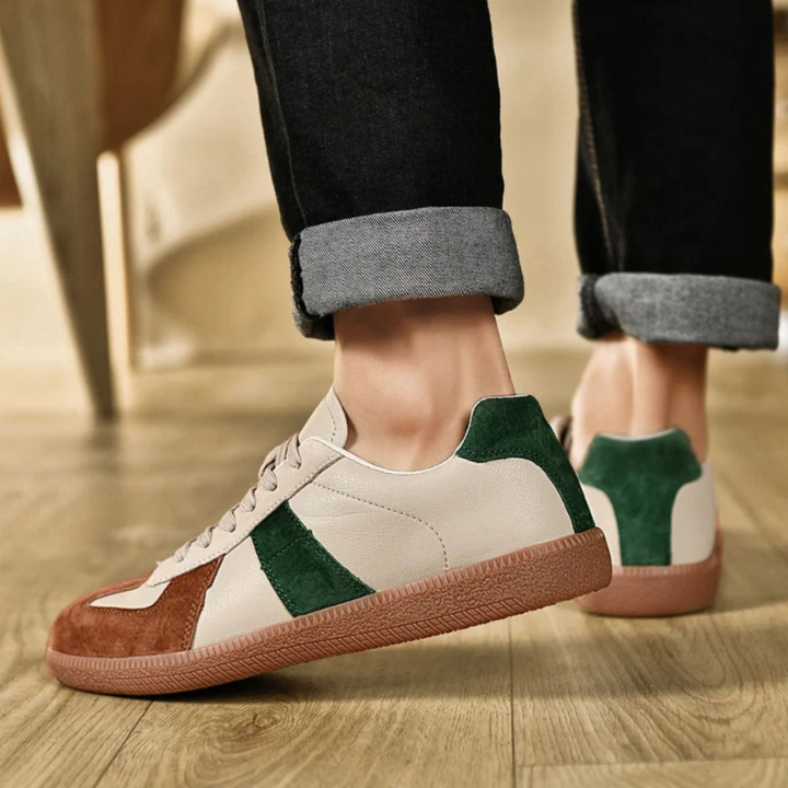 Sneakers Basse Classiche da Uomo con Lacci - Design e Stile Versatili
