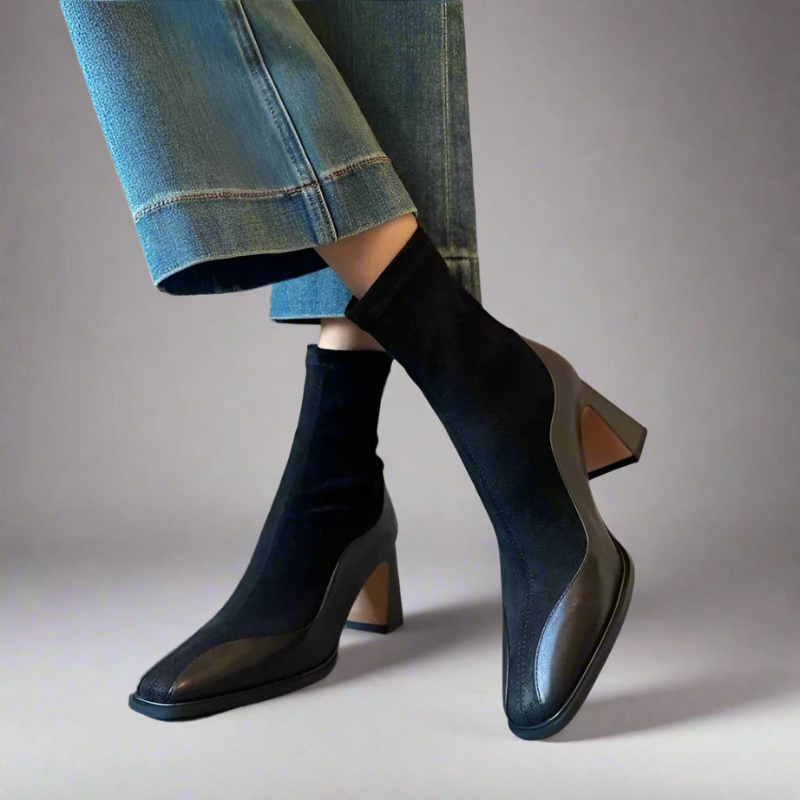 Damen Stiefel aus Wildleder mit quadrater Spitze und breitem Absatz