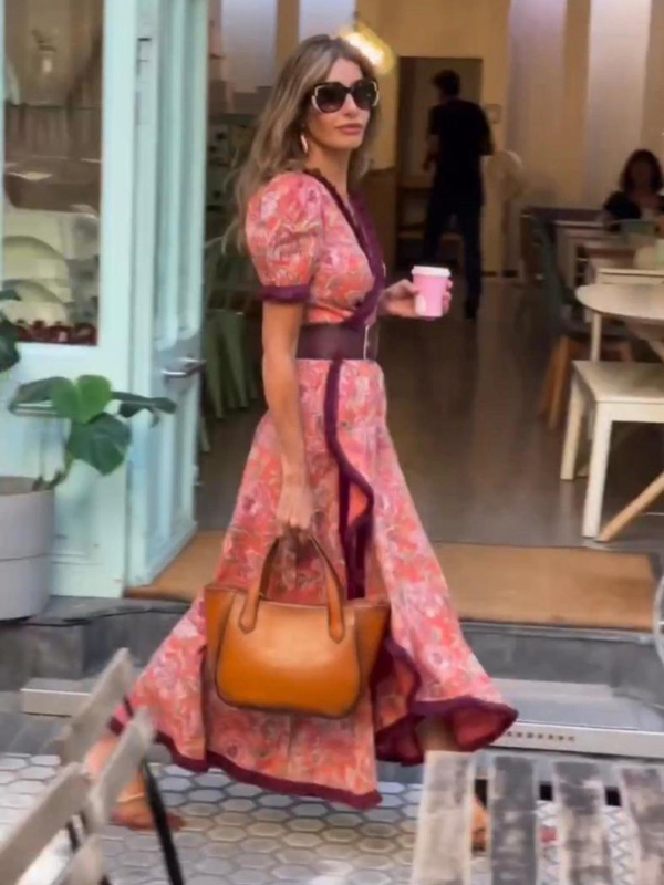 Elegantes Langkleid mit kurzen Ärmeln und asymmetrischem Saum - Langkleid für besondere Anlässe