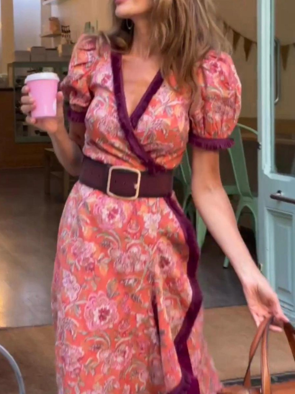 Elegantes Langkleid mit kurzen Ärmeln und asymmetrischem Saum - Langkleid für besondere Anlässe