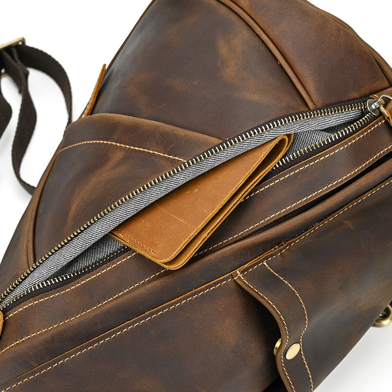 Zaino da Uomo in Pelle con Design Triangolare per Viaggi e Tempo Libero